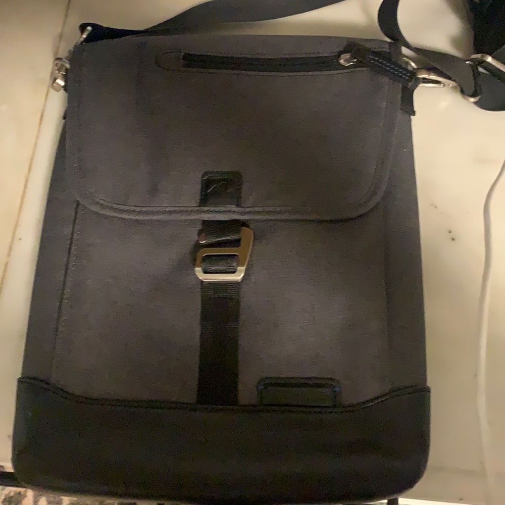 Brent Haven tried vertical Messenger Bag